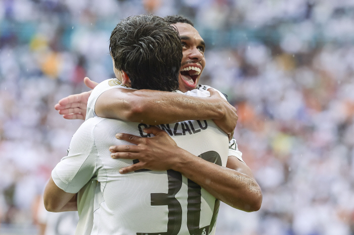 Alexander Arnold's first ASX Mbappe comeback Real, first-round Juventus 1-0 down to the quarterfinals!FIFA Club World Cup