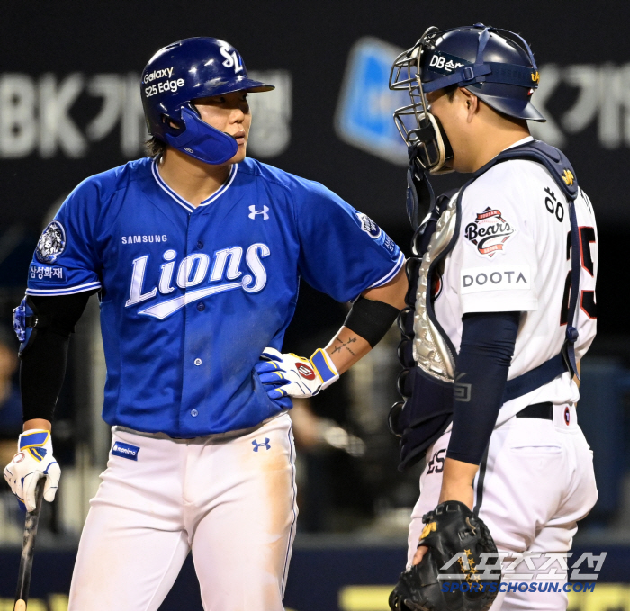 Apparently, the decision is in Doosan's favor.. Samsung, 05 is completely defeated. Director Park Jin-man deserved to run out