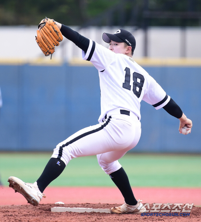 Confident Daegu Sangwon Seo Chan-hyuk, Jangchung High School's 4.2 scoreless innings, advancing to the round of 16 of Daegu Sangwon Cheongryonggi (Cheongryonggi Field)