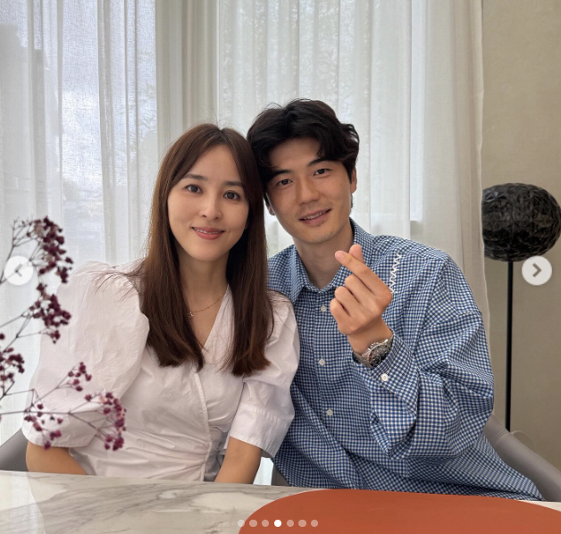 'Han Hye-jin ♥' Ki Sung-yueng 'Missing an 8-year-old car' Self-dis...12th wedding anniversary photo