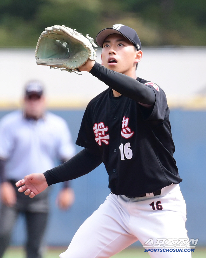 Jangchung High School's Son Min-seo, who threw all his might, and Jangchung entrusted up to 104 pitches with confidence until the end 