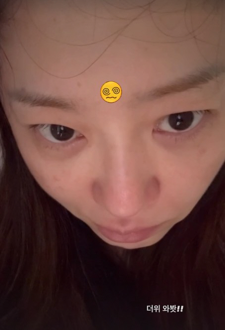 Ko Hyun-jung's real bare face showing freckles and blemishes...a beauty class without humiliation