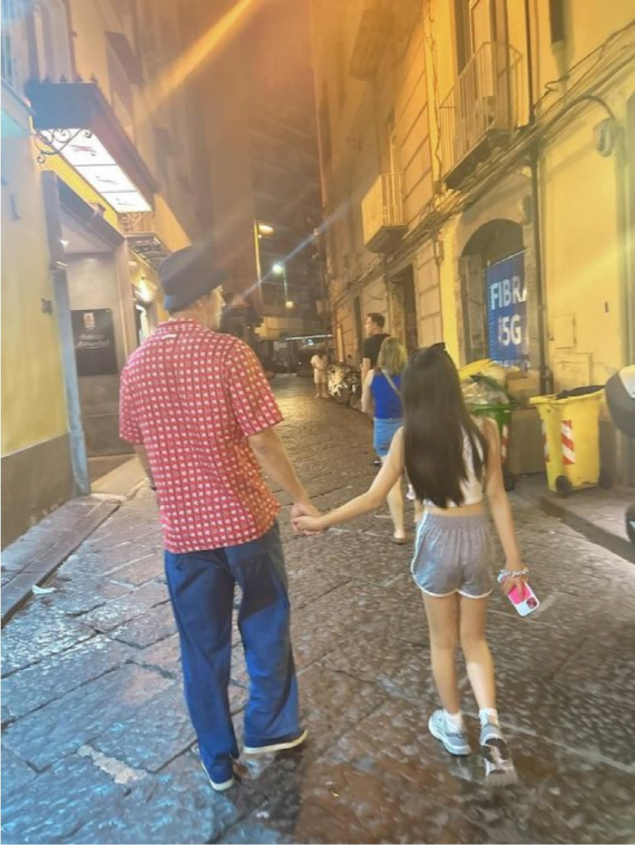 Kwon Sang-woo ♥ Son Tae-young's daughter, is this height real at the age of 10?... Like a twin with her mom