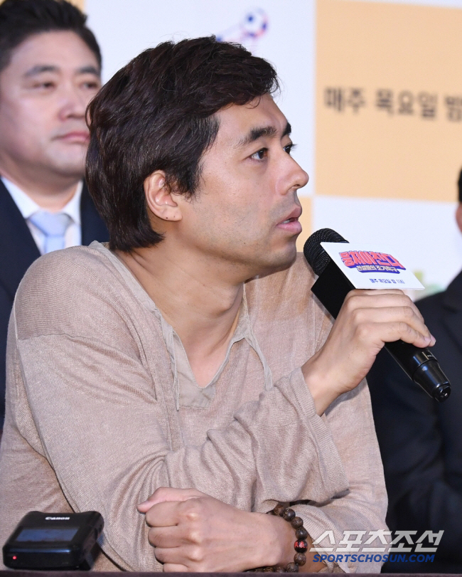 Lee Jong-beom was not everything. If it is true that the controversial strongest baseball and active coach players were recruited, it would be a huge shock