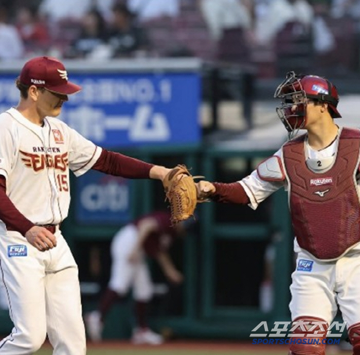 Like Ponce, he has a 100% ERA of 1.53 brilliant pitching, and will he be the first foreign pitcher to win 10 games in 21 years 