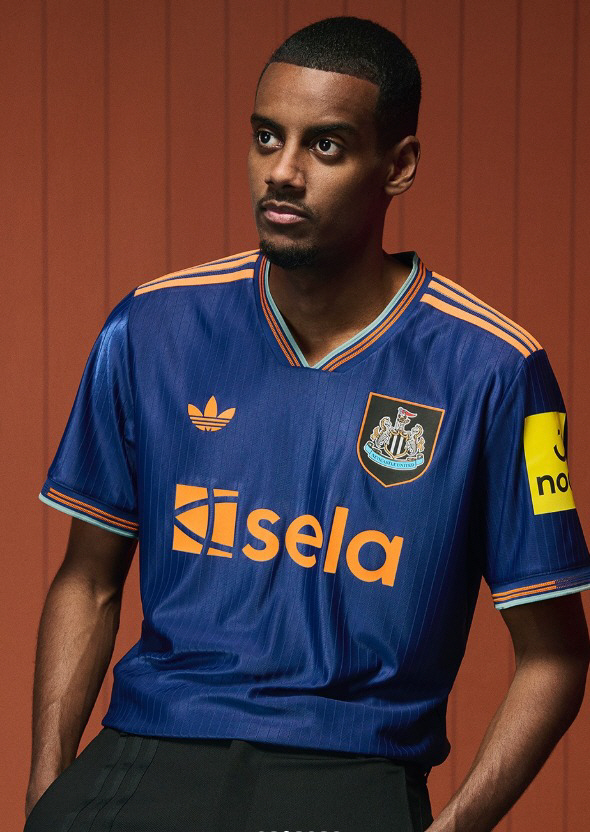 Newcastle is not crazy. Controversy over the Rising Sun Flag ahead of the visit...Third Uniform Release, Delete That Scene → Urgent Apology