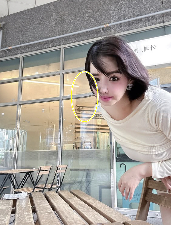 Park Bom returns to 2NE1...It's pretty even without a filter on it