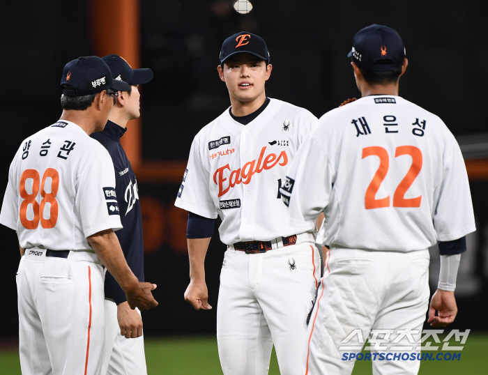  Calf pain Moon Dong-ju replaced as protection for the 7th time