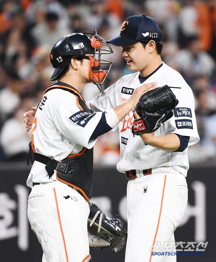  Moon Dong-ju, who threw well, replaced due to sudden calf pain