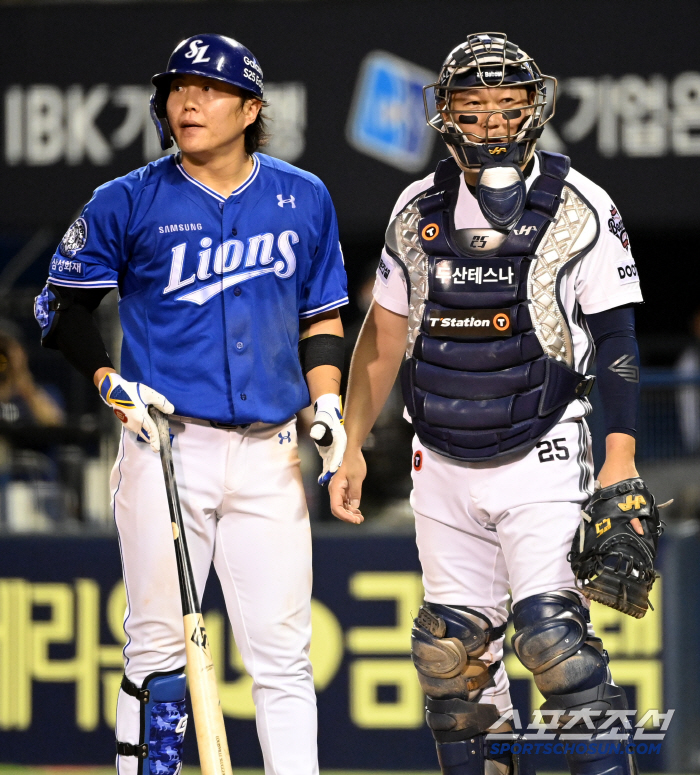  Ryu Ji-hyuk is full of disappointment over the decision of strikeout in check swing