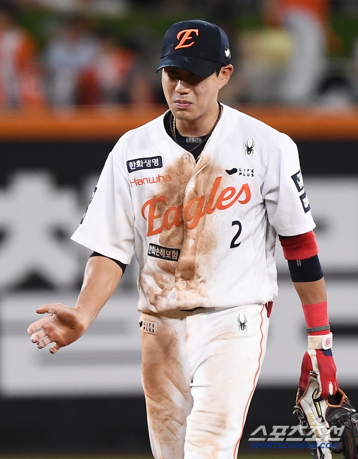  Shim Woo-joon defends by holding back pain In the end, replacement