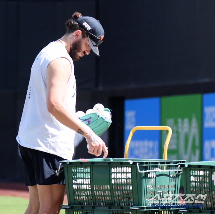 Ponce, who wants to be a shortstop..The third baseman's ultimate goal is to have a sideline and digest all infield positions. 