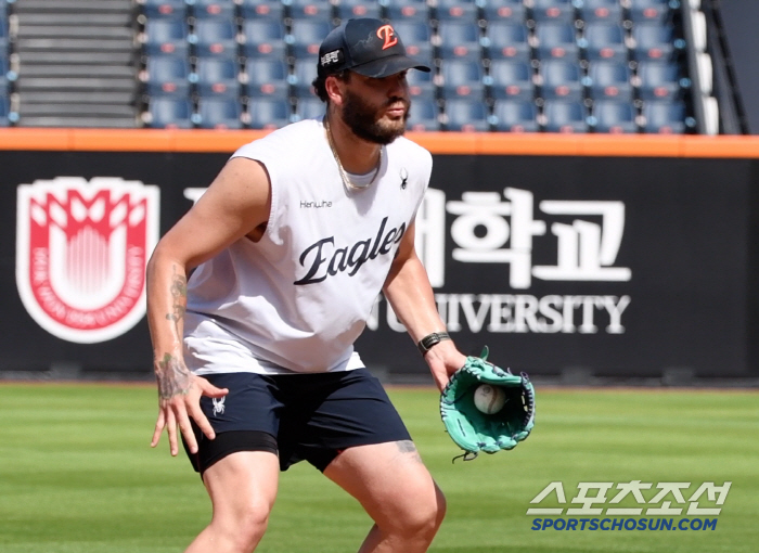 Ponce, who wants to be a shortstop..The third baseman's ultimate goal is to have a sideline and digest all infield positions. 