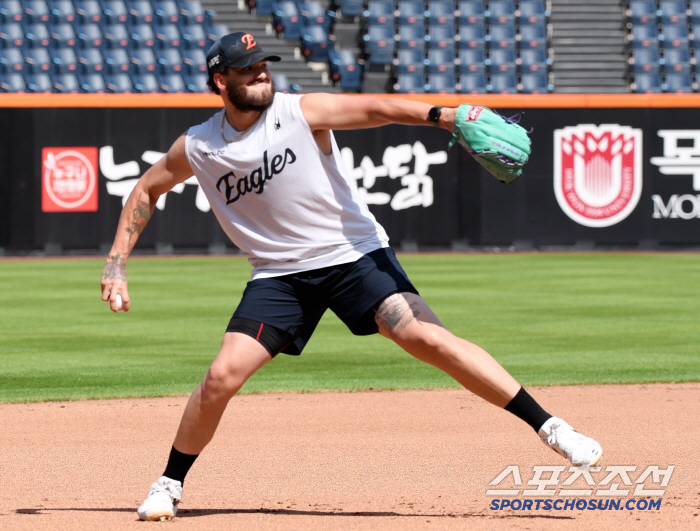 Ponce, who wants to be a shortstop..The third baseman's ultimate goal is to have a sideline and digest all infield positions. 