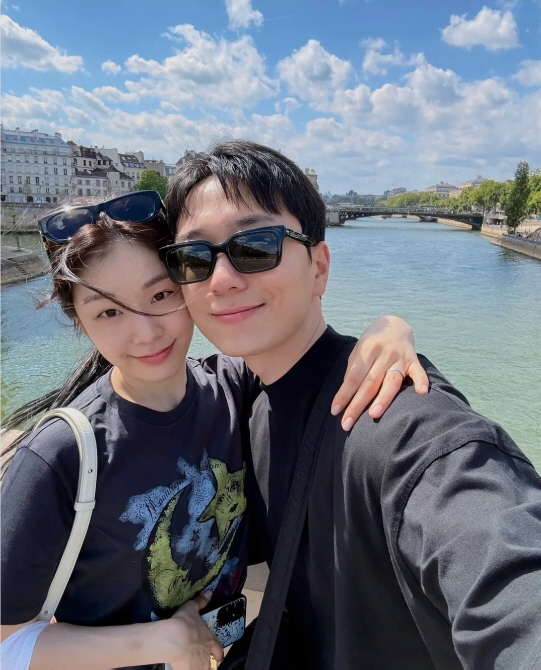  Kim Yu-na ♥ Ko Woo-rim can't give up leather even in summer...an all-black date in Paris