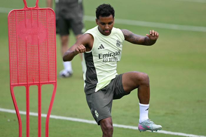Superstar Abandoned From Real, Landing in EPL?Completely benched → Rumors of a transfer to Arsenal exploded