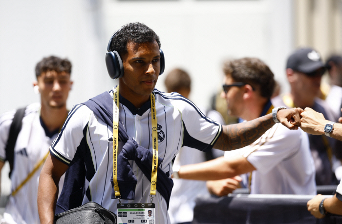 Superstar Abandoned From Real, Landing in EPL?Completely benched → Rumors of a transfer to Arsenal exploded