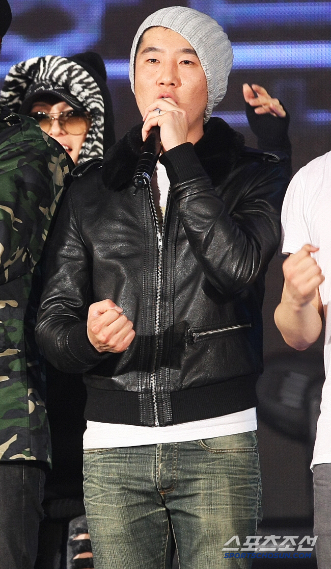 Two Cut Declares to Leave Epik High...I don't want to do fake hip-hop. I mean it