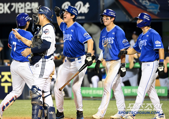 The 9th inning's grand slam came from behind! The reason why Samsung coach Park Jin-man praised a walk rather than a home run is because