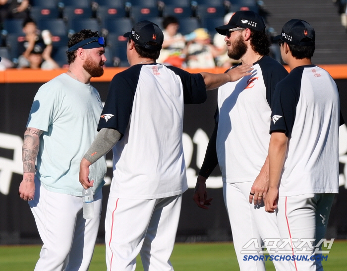 Because of Ryu Hyun-jin's phone power? Venkle destroyers are also a part. Why is this like this when I meet Hanwha? 