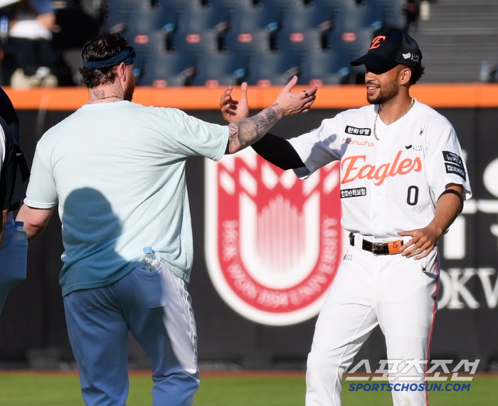 Because of Ryu Hyun-jin's phone power? Venkle destroyers are also a part. Why is this like this when I meet Hanwha? 