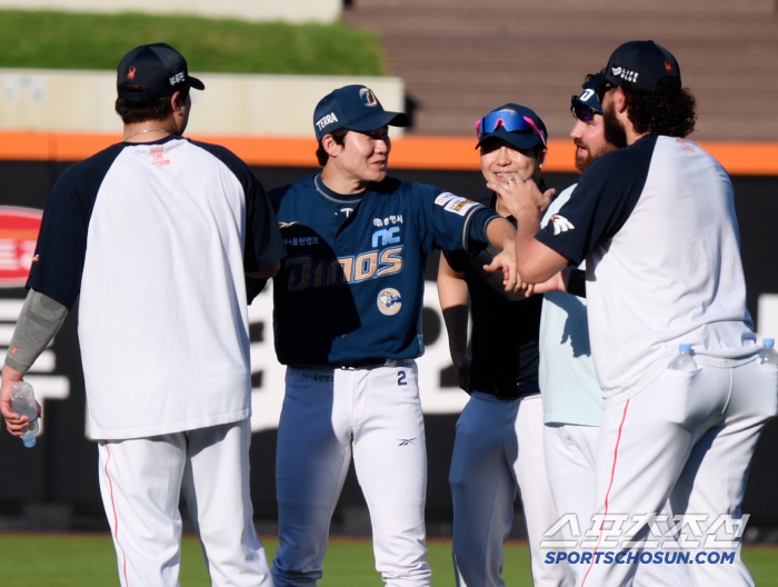 Because of Ryu Hyun-jin's phone power? Venkle destroyers are also a part. Why is this like this when I meet Hanwha? 