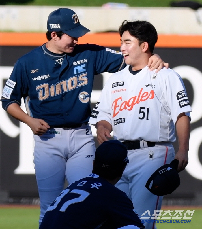Because of Ryu Hyun-jin's phone power? Venkle destroyers are also a part. Why is this like this when I meet Hanwha? 