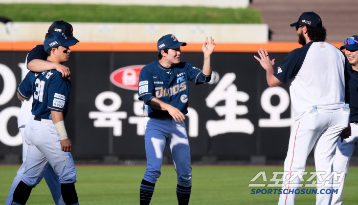 Because of Ryu Hyun-jin's phone power? Venkle destroyers are also a part. Why is this like this when I meet Hanwha? 