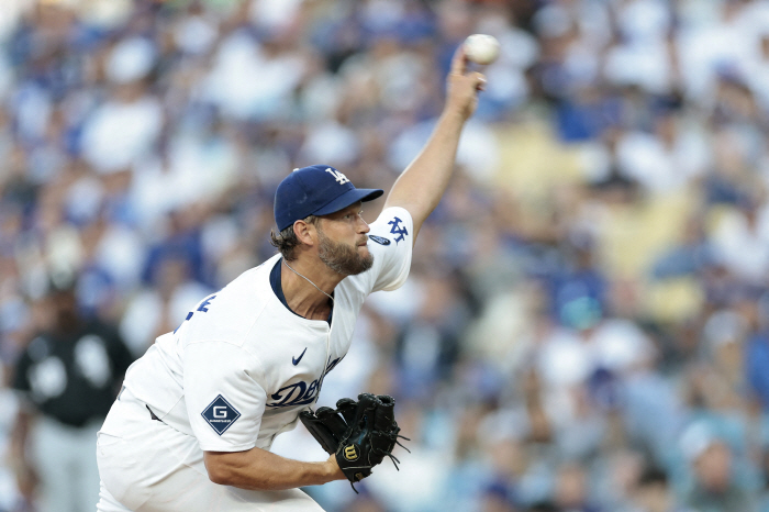  Kershaw achieved the long-awaited 3,000K! Tuckman rookie struck out with his 100th ball and kissed for the 20th time in 6 innings, 9 hits, 4 runs and 3K