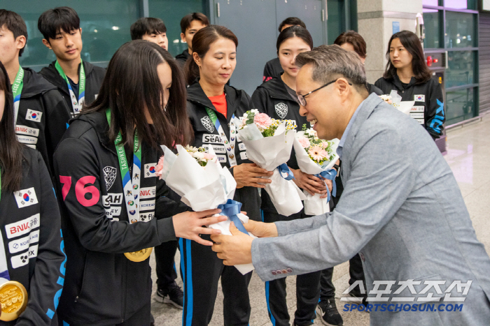 Championship gold 2 is 2-dong 4, and the future of table tennis will be welcomed with gold