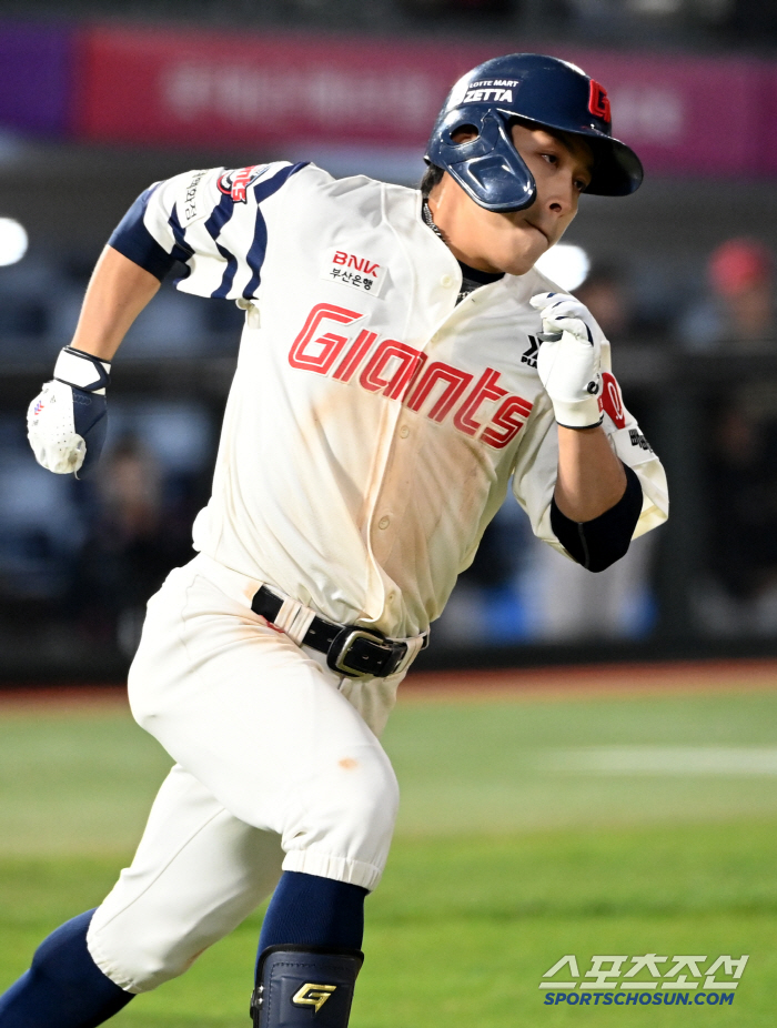 The devil is running again. Playing in the second division in two months. 1 hit, 1 walk, and 1 point in 2 at-bats. When will the first team come? 
