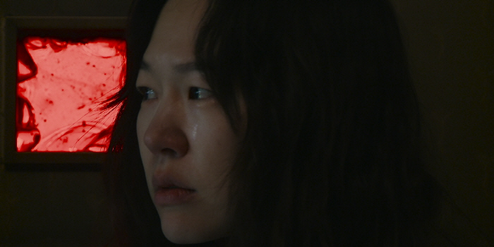 Han Ye-ri's alcoholic acting in the spring night? I purposely bent my body