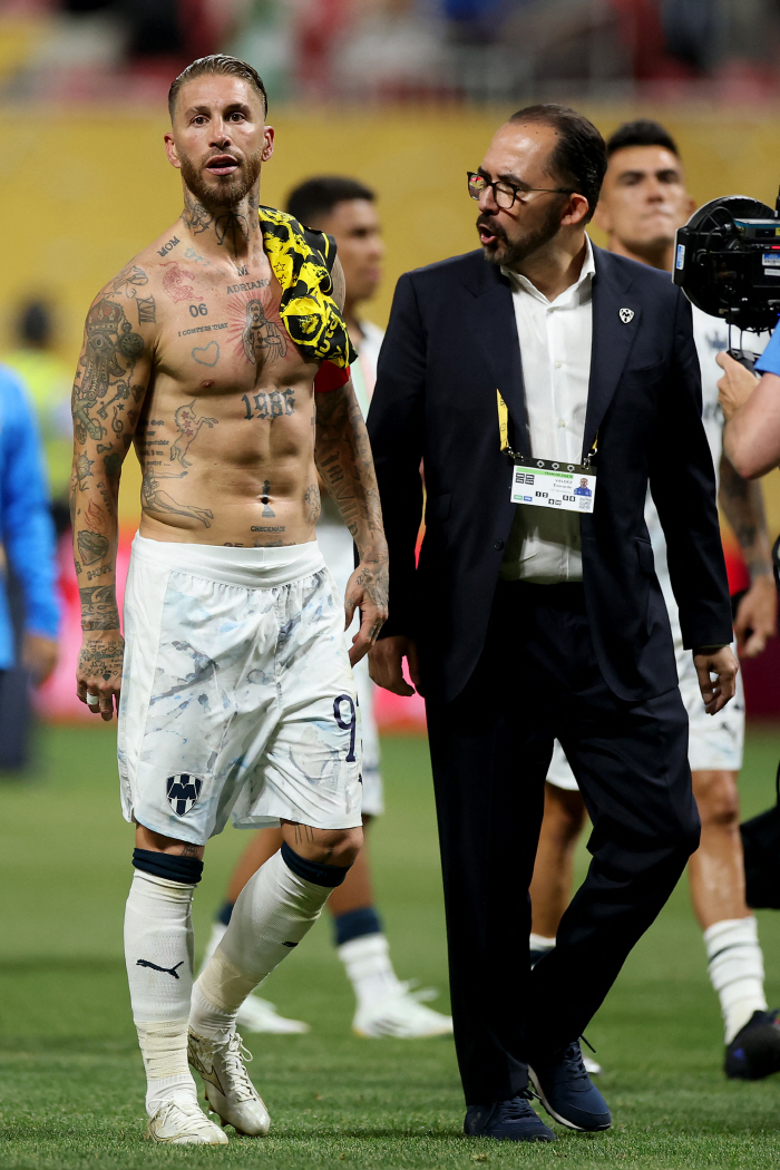 I'm X Legendary word shocked by first elimination from Wall...Soccer is fickle, but it's so beautiful
