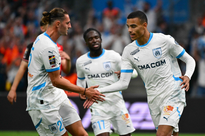 Is Manchester United funny? Uh, yeah, scary devil talent, 21 goals in the first season, becoming the top scorer in Ligue 1...It's my first time in Manchester with youth colleagues