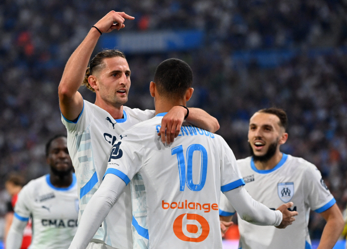 Is Manchester United funny? Uh, yeah, scary devil talent, 21 goals in the first season, becoming the top scorer in Ligue 1...It's my first time in Manchester with youth colleagues