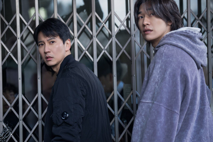 It's bound to be a paperback..Trigger Kim Nam-gil and Kim Young-kwang's cooperation