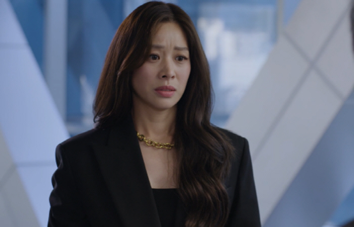Jang Shin-young, don't look at it as if you're having an affair, change your name and come back with a deliberate approach to get revenge (a woman who swallowed the sun)