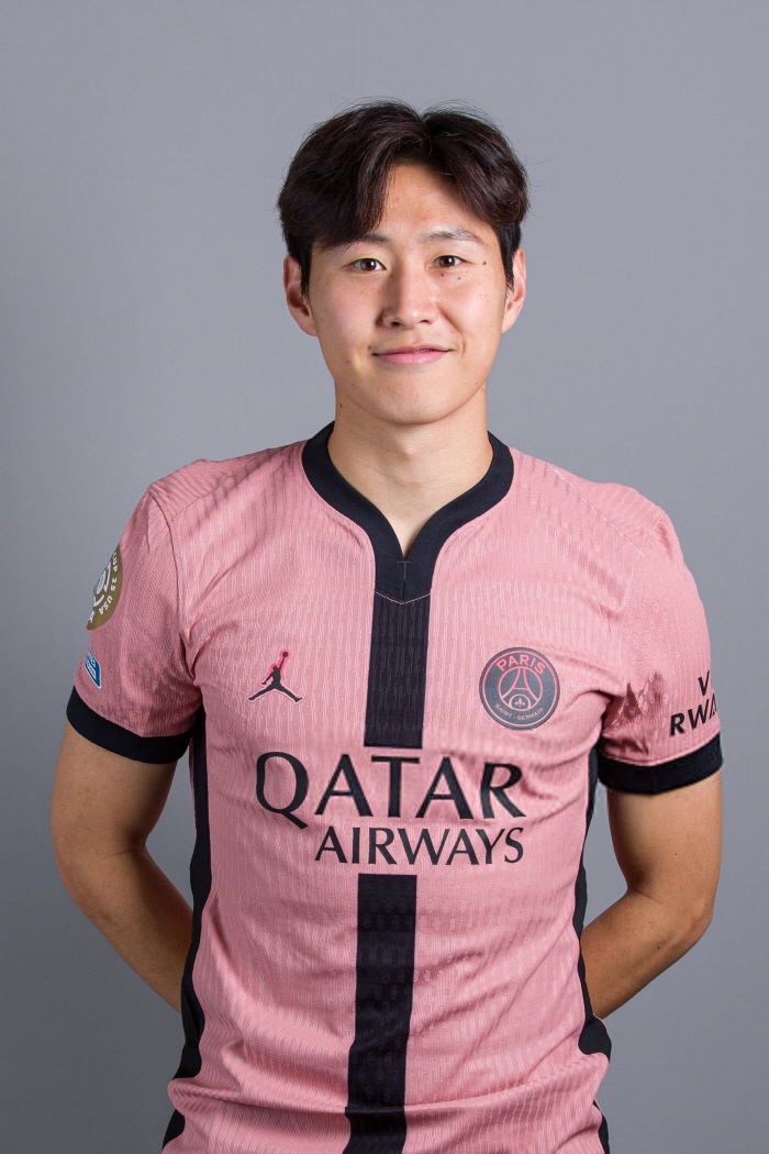 Kangin is so mean again! French vitriol reappears...Lee Kang-in is very different from the main PSG player