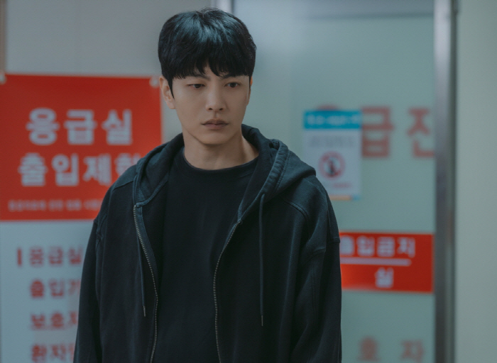 Lee Min-ki to change his face due to the time limit for terminal cancer...Facial expression, eyes, too