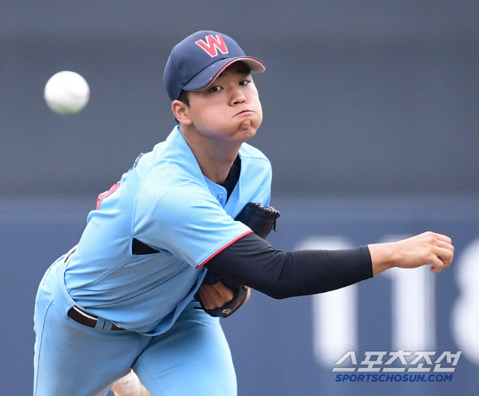 Lim Chang-yong, who is reminded of Bamjiktok Sideam Hwimungo Yang Hyun-joon, Cheongryonggi's starting victory pitch, and the spearhead of the round of 16 (Cheongryonggi site)