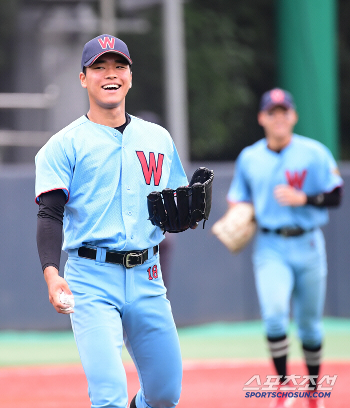 Lim Chang-yong, who is reminded of Bamjiktok Sideam Hwimungo Yang Hyun-joon, Cheongryonggi's starting victory pitch, and the spearhead of the round of 16 (Cheongryonggi site)