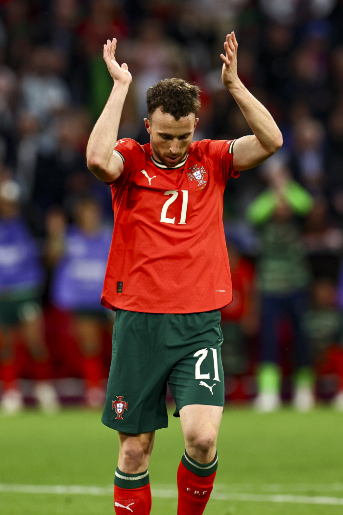  Liverpool striker Diogo Jota dies, Portuguese Football Association shock and irreversible loss