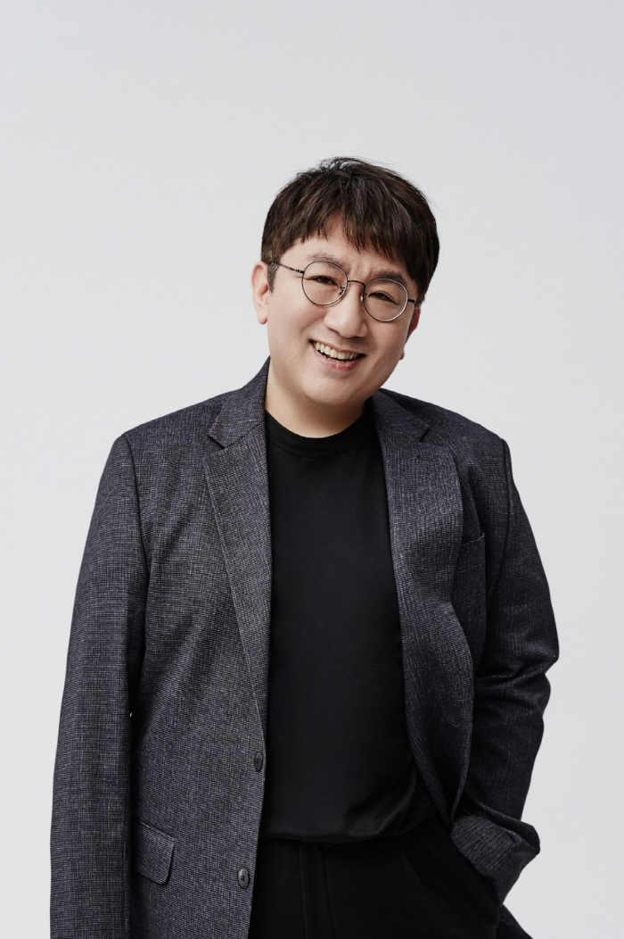 Bang Si-hyuk Donates 5 Billion Won to Seoul National University for New Cultural Center