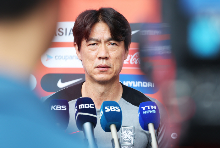 We're in a war now Coach Hong Myung-bo is less focused on the East Asian Cup, but it's a good opportunity to train directly with players