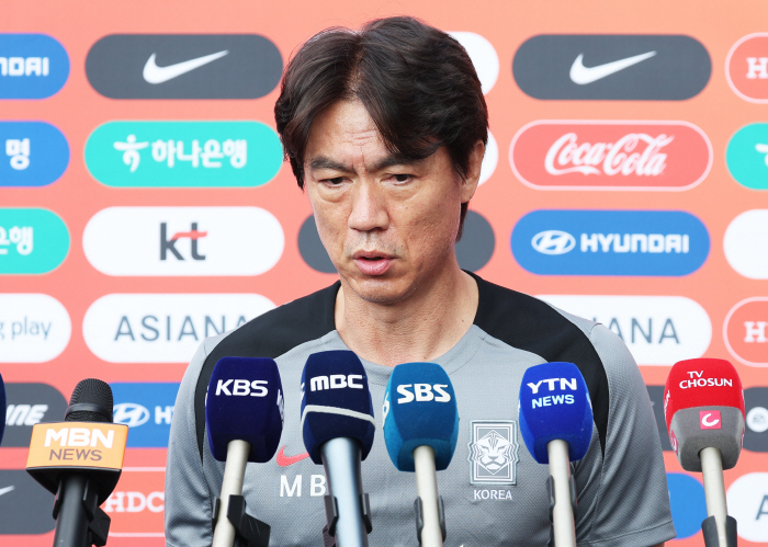  We're in a war now Coach Hong Myung-bo is less focused on the East Asian Cup, but it's a good opportunity to train directly with players