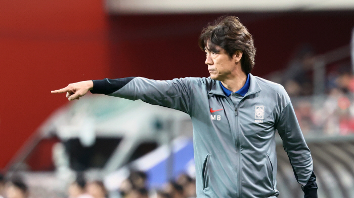  We're in a war now Coach Hong Myung-bo is less focused on the East Asian Cup, but it's a good opportunity to train directly with players