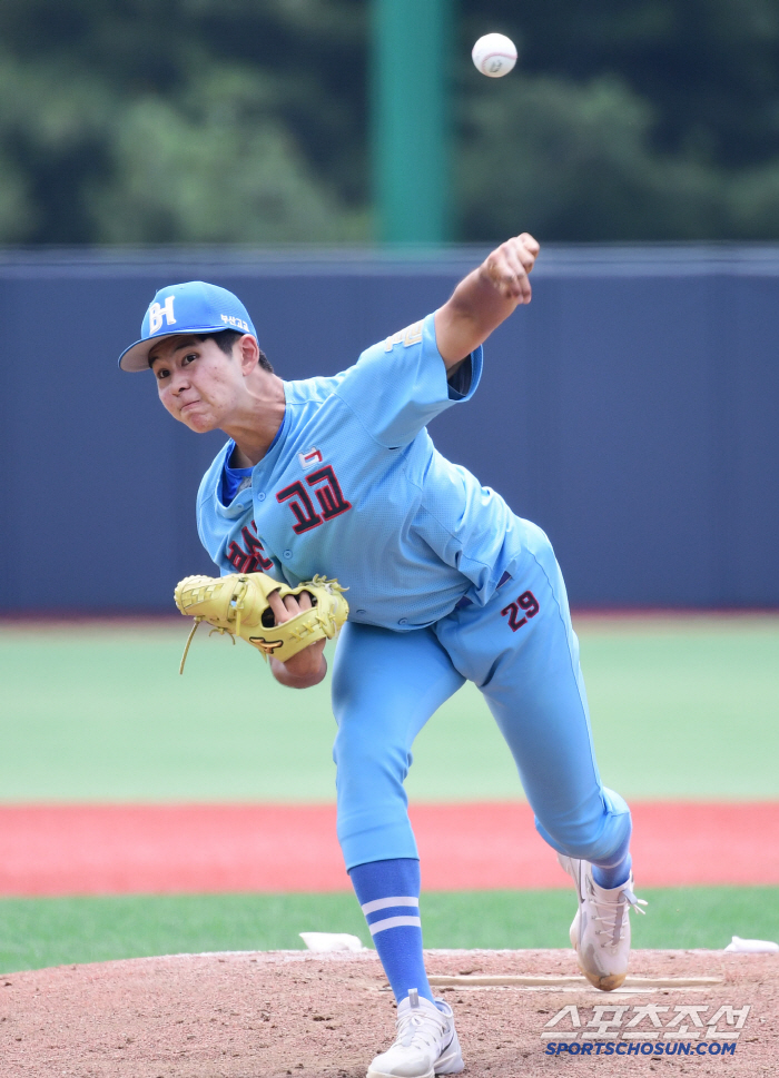  Busan High School's Ha Hyun-seung's starting batter No. 2 and relief pitching strongly