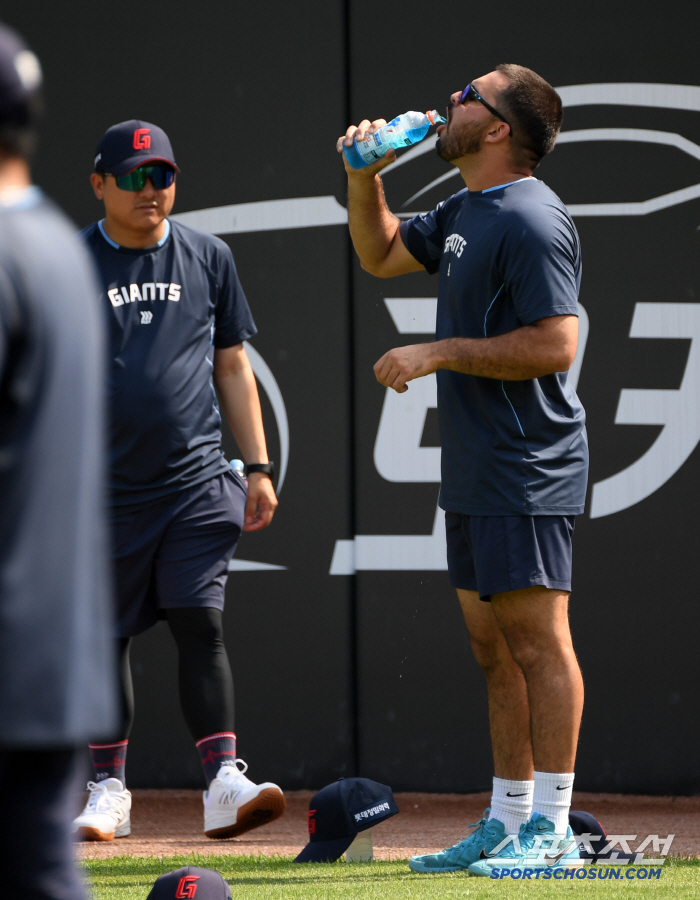  Gamboa, cool down in the heat wave