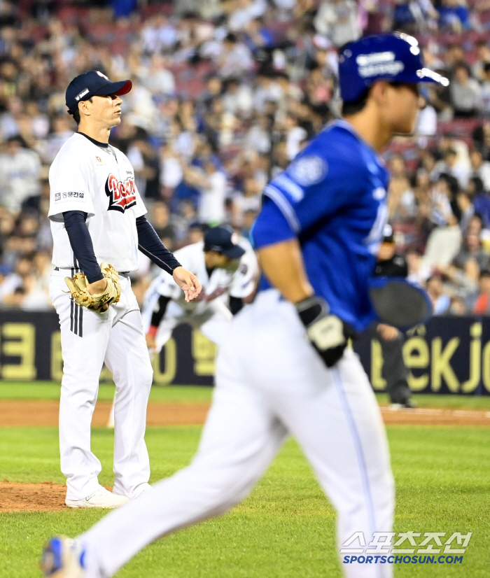  Ko Hyo-joon walks to push, allowing Doosan to chase by a point in the ninth inning