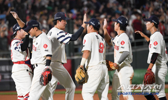  Lotte is tied for second place